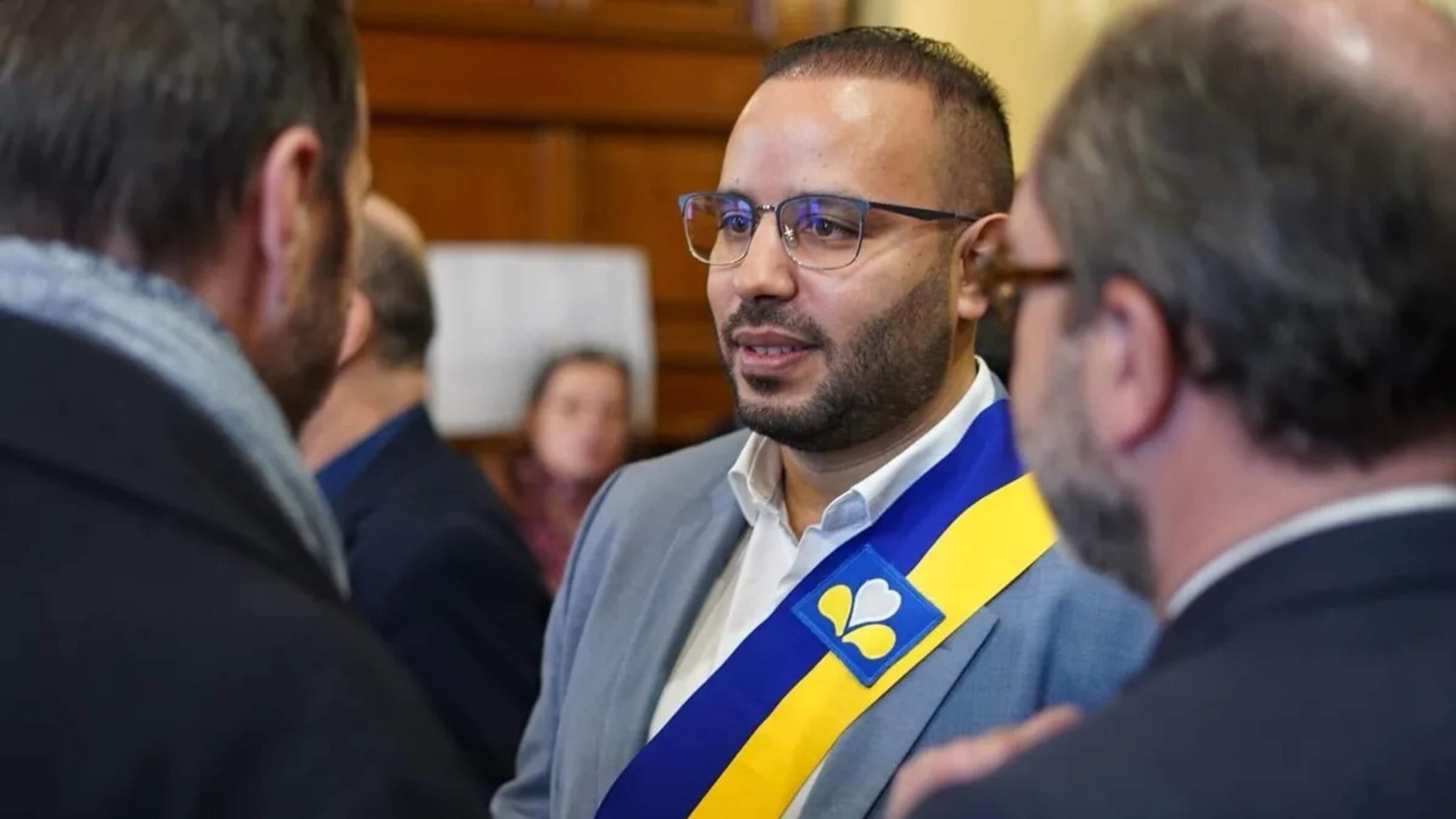 Lotfi Mostefa, het stemmenkanon dat de geur van PS-cliëntelisme weer opwekt