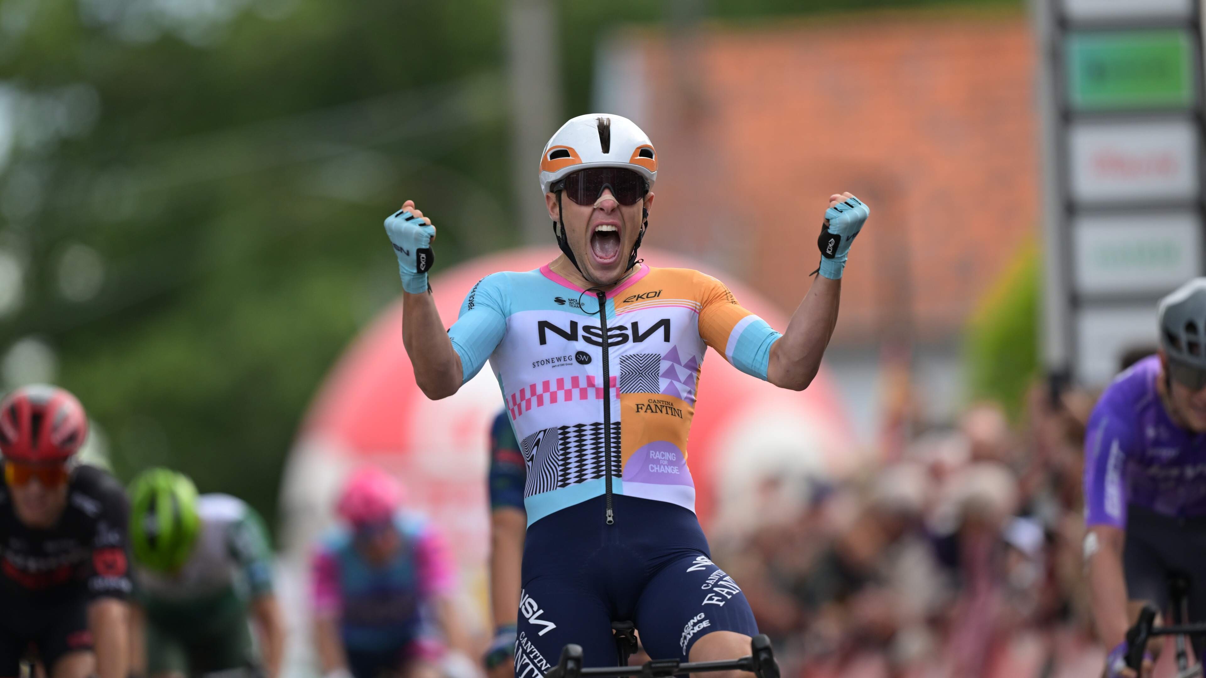 VIDEO. Nieuw-Zeelander Corbin Strong wint sprint der sterven