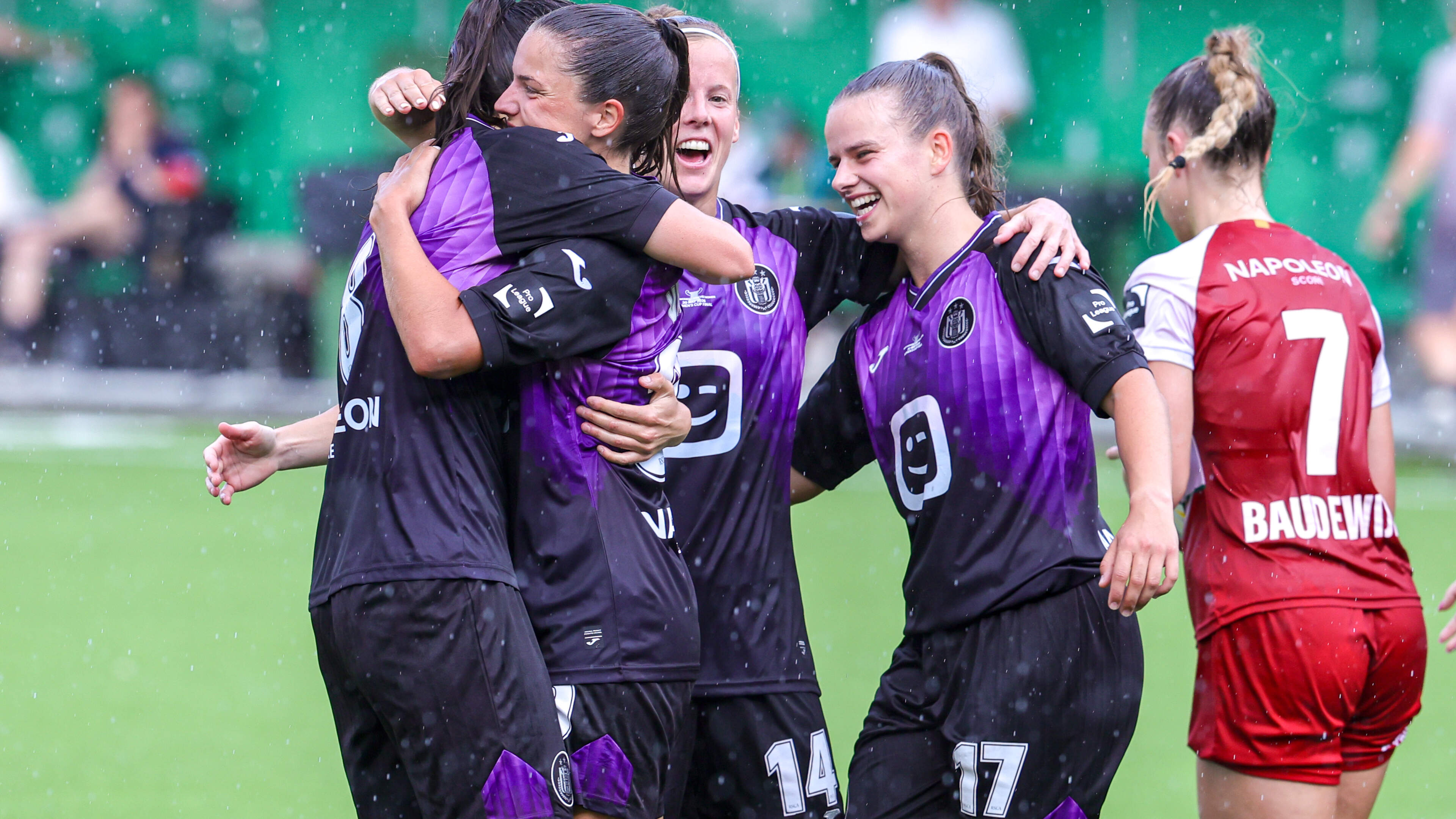 Prijs voor Anderlecht! RSCA Women verslaat Zulte Waregem en steekt twaalfde beker op zak