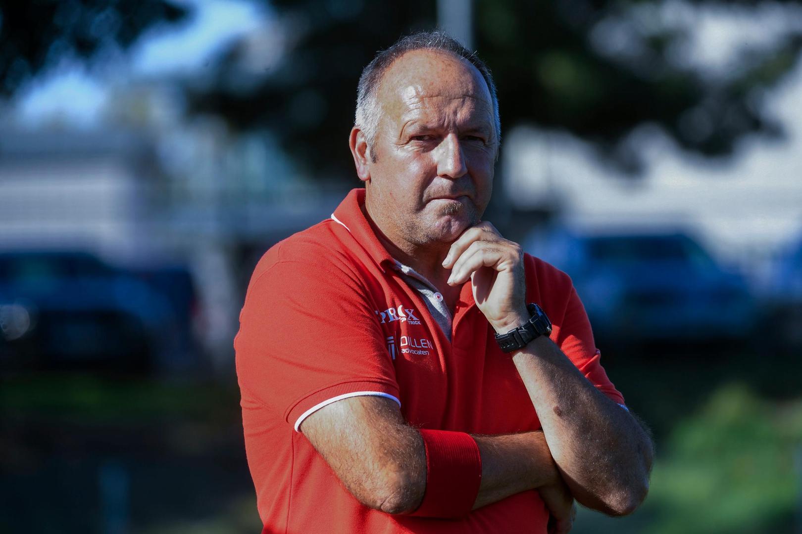 Kris Goris als coach van KFC Bevel.