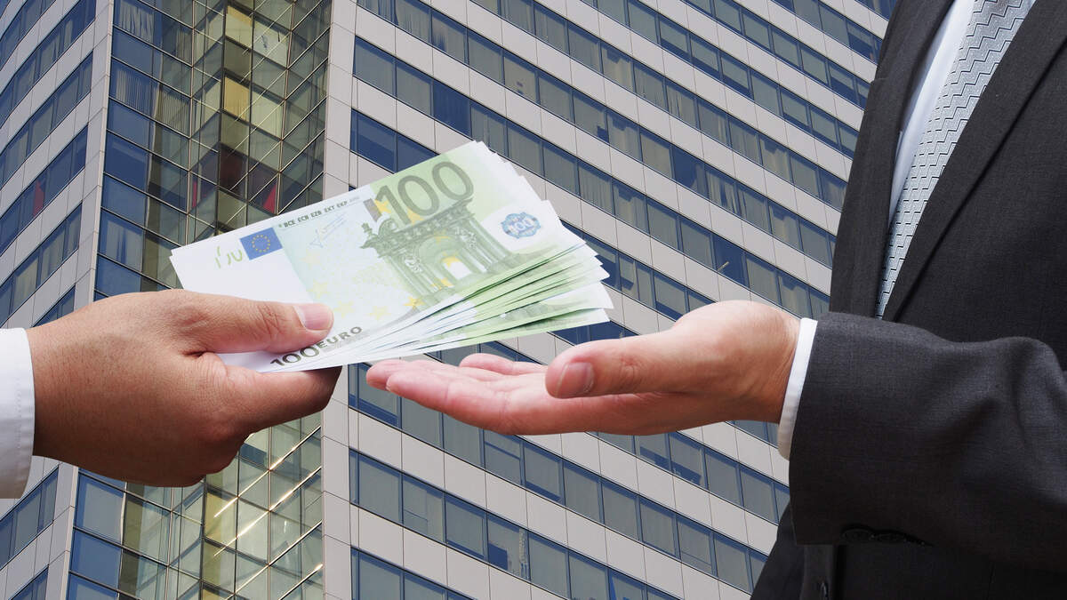 税務当局は多国籍企業に2億6,700万ユーロの追加税金を要求している