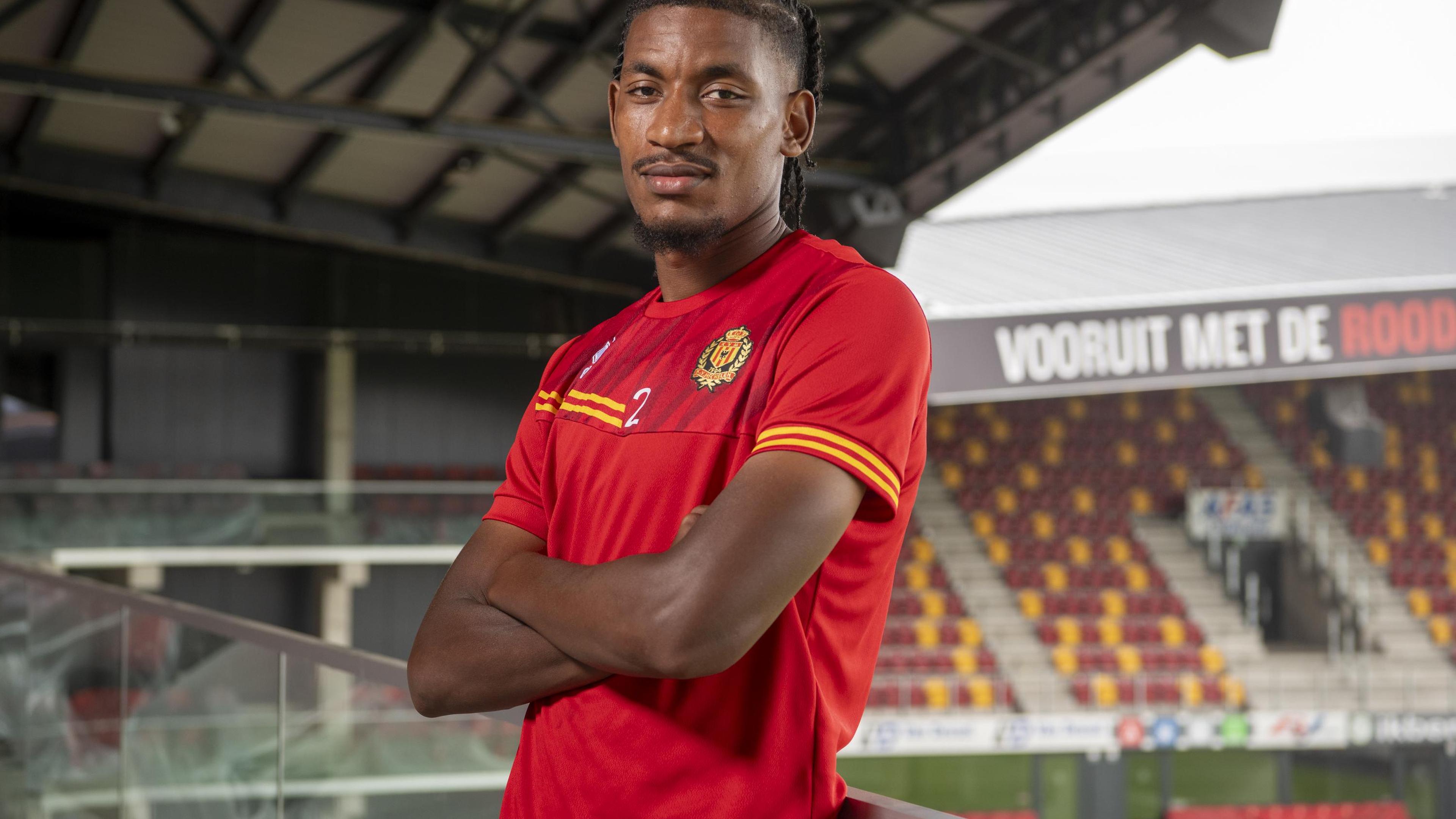 KV-verdediger Redouane Halhal (ex-Atlético) is na een jaartje Helmond helemaal klaar voor Malinwa: “