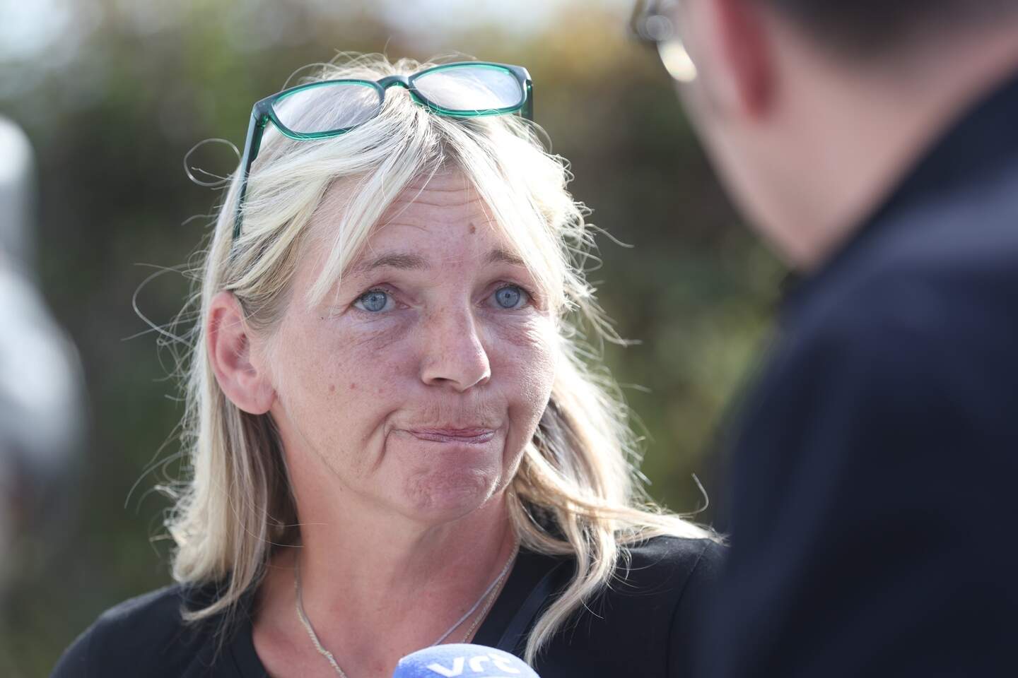 De grootmoeder van Tyméo vertelt hoezeer de familie kapot is van verdriet.