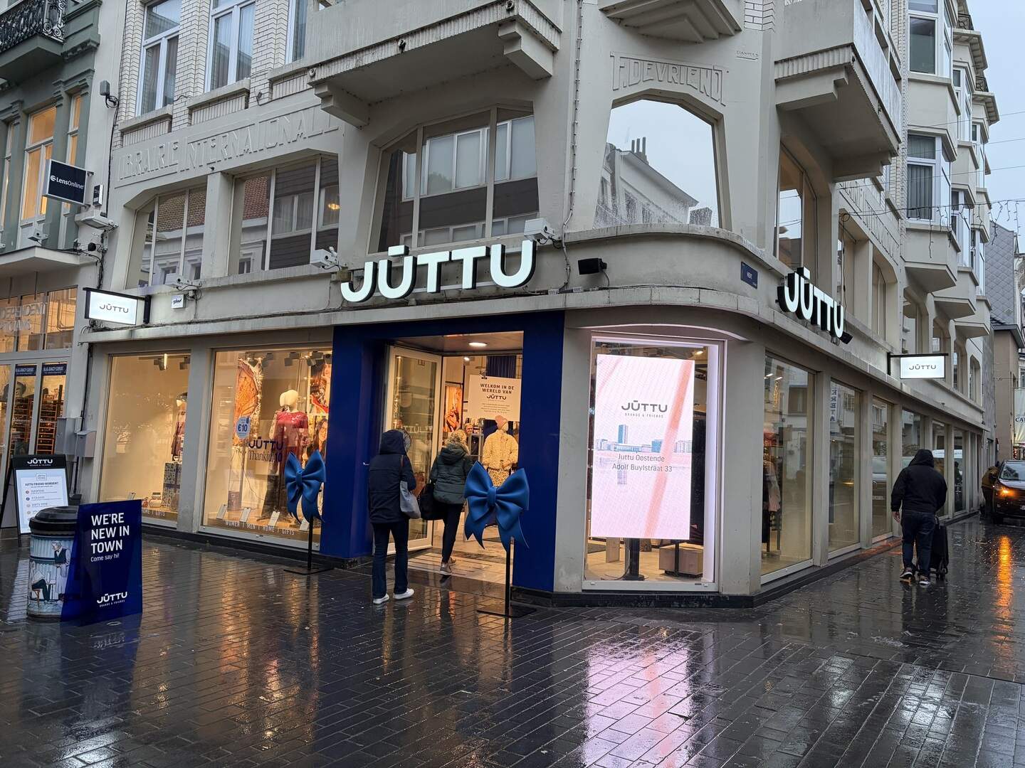 Bekende kledingketen Juttu strijkt neer in Adolf Buylstraat: “Dit pand ...