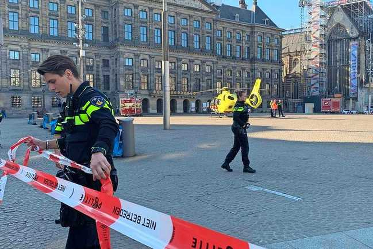 Steekpartij met meerdere gewonden bij de Dam in Amsterdam, traumahelikopter geland | GVA