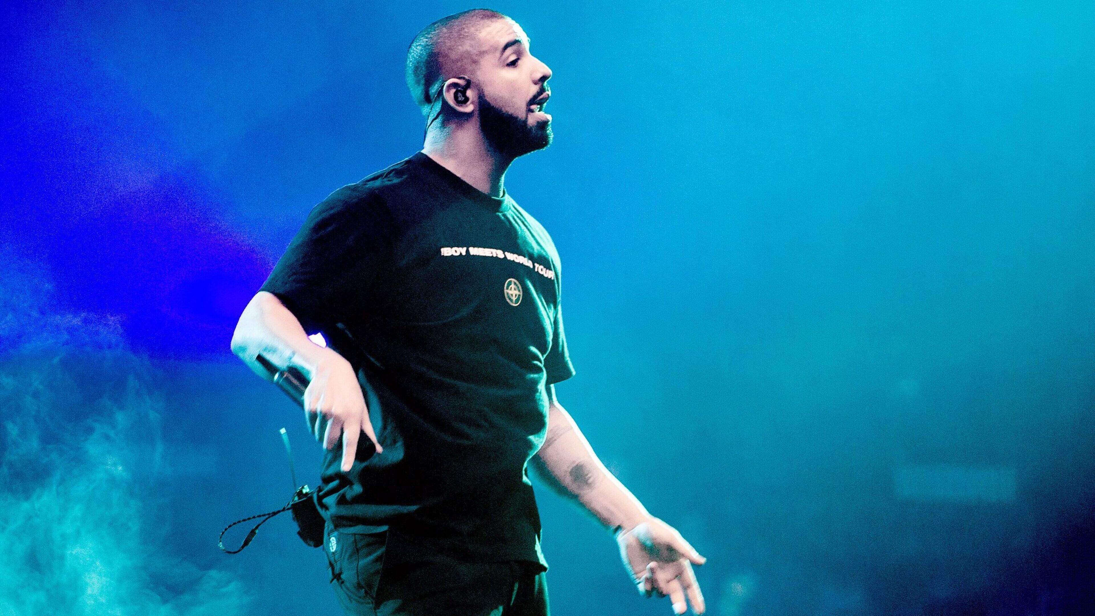 Drake schrijft muziekgeschiedenis met volledige top drie van albumlijst en moet enkel nog The Beatles laten voorgaan qua nummer één-noteringen