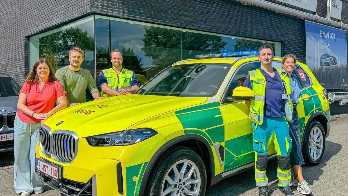 AZ Sint-Lucas and AZ Jan-Palfijn receive new, modern MUG vehicle