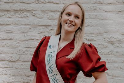 Luna De Geyter (17) is finaliste Miss Fashion 2026.