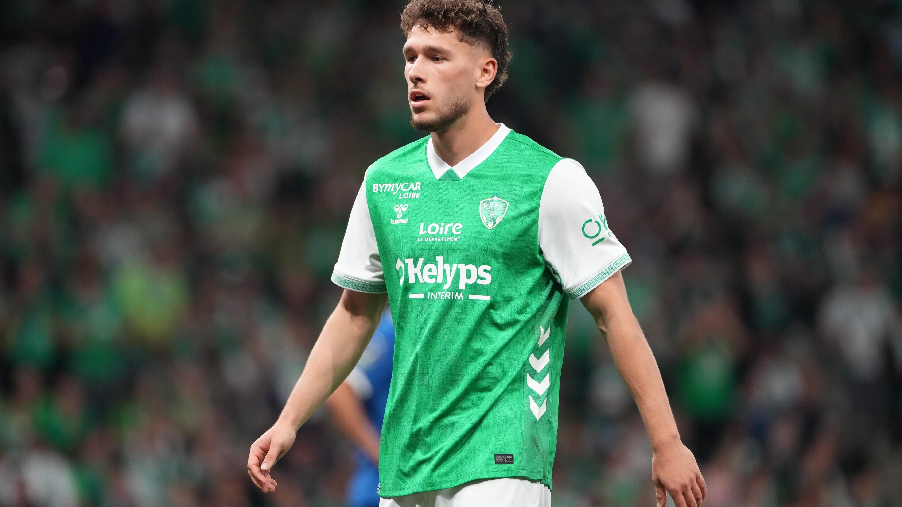 Geen WK, wel een toptransfer? Lucas Stassin nadrukkelijk in 
