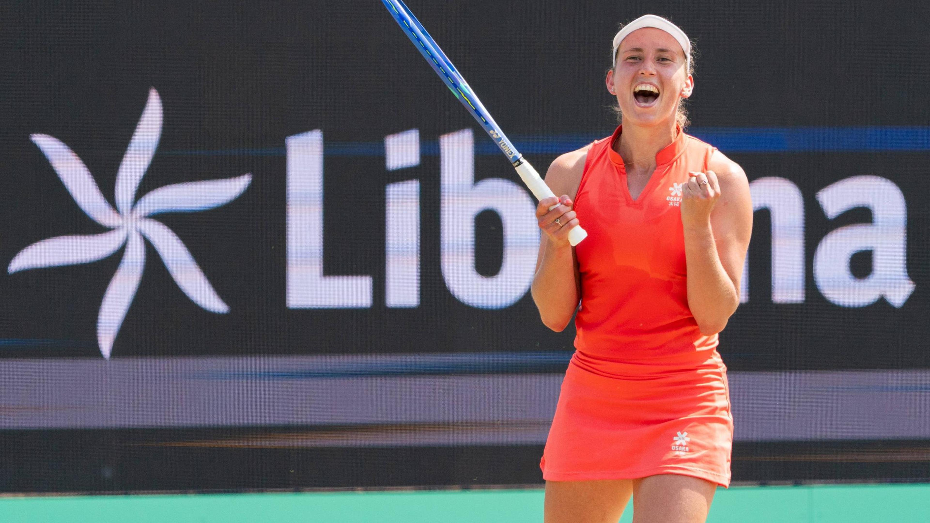 Rosmalen kleurt zwart-geel-rood: Elise Mertens en Zizou Bergs plaatsen zich voor halve finales