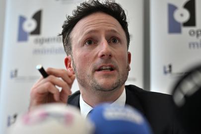Procureur Julien Moinil haalde tijdens zijn persconferentie uit naar de politiek. “Hij maakt het zijn oversten niet altijd gemakkelijk.” 