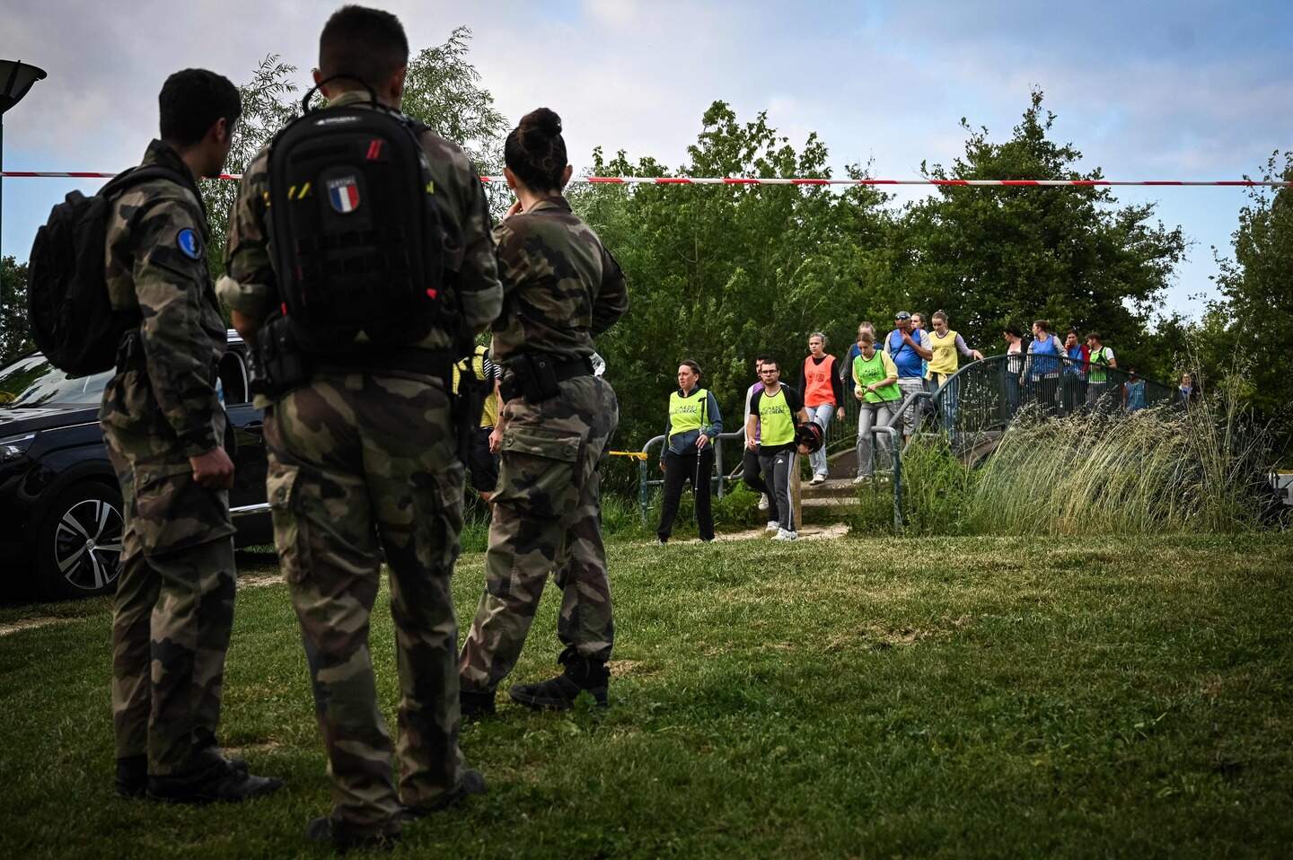 Hulpdiensten en vrijwilligers zoeken al drie dagen naar het vermiste meisje.