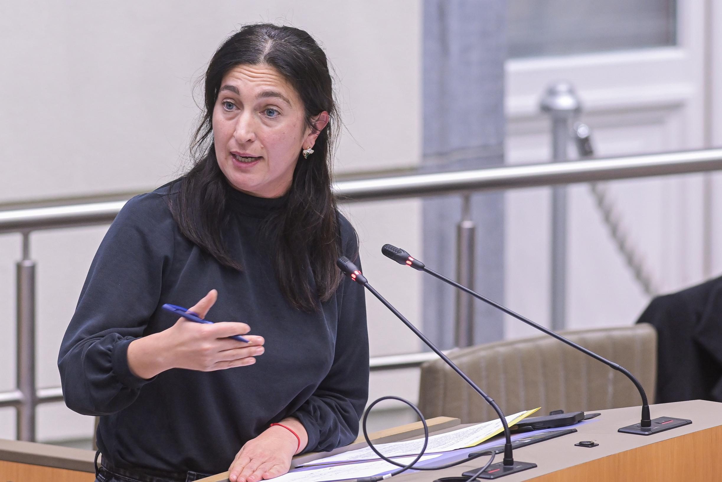 Demir laat middelbare scholen plaats maken voor kinderen uit de buurt