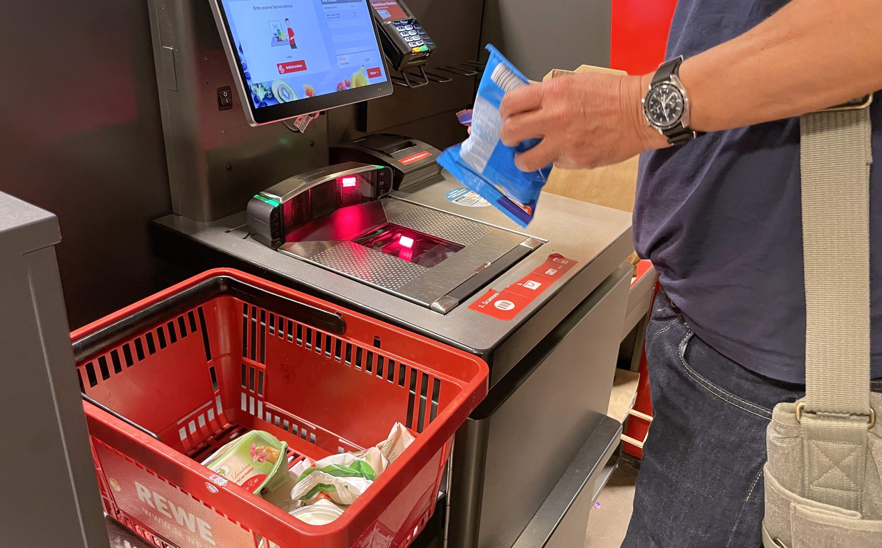 Testaankoop ziet inflatie in supermarkt voor eerst sinds december 2021 onder 1 procent dalen