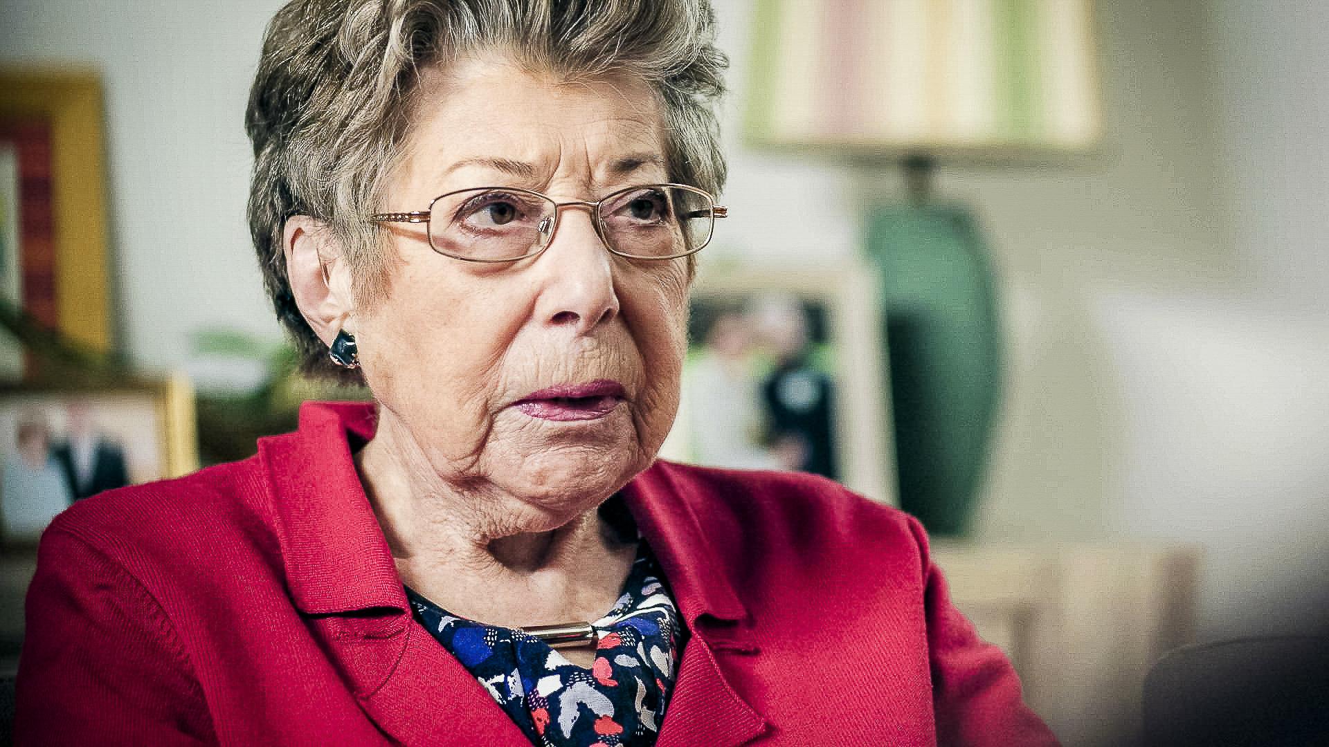 Annie 'de bomma' Geeraerts (94) amper te zien in 'Familie': “Sinds de  lockdown nog geen enkele draaidag gehad” | Nieuwsblad