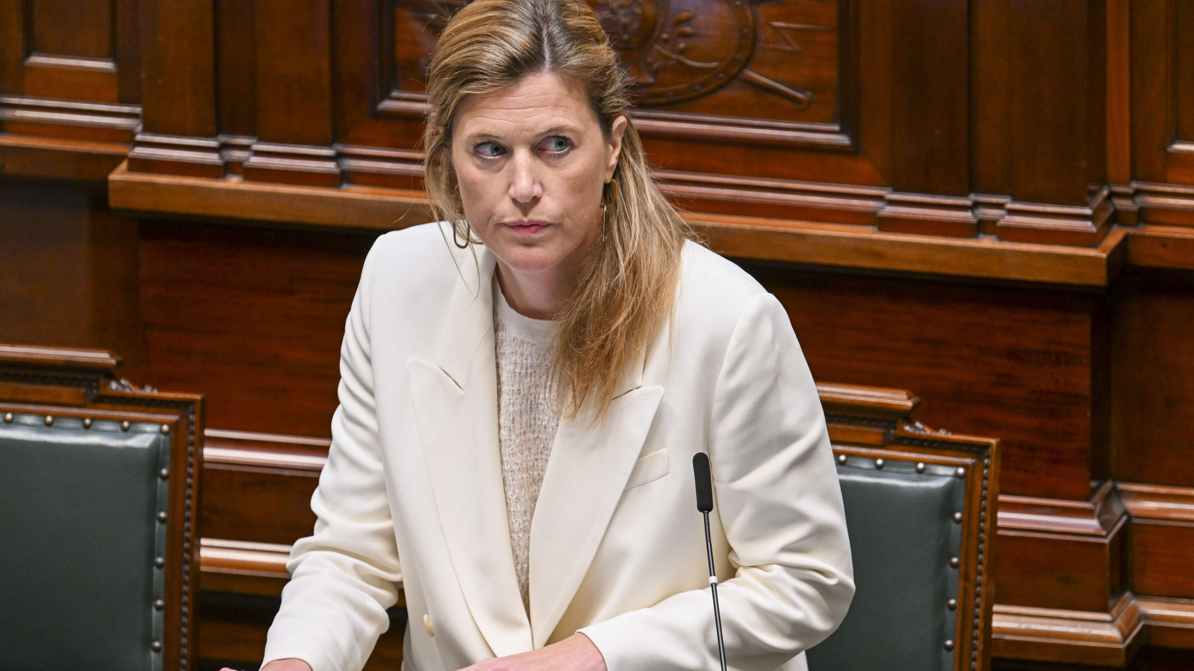 Annelies Verlinden wil de abortustermijn met twee weken verlengen: “Daar ligt voor mij de grens”