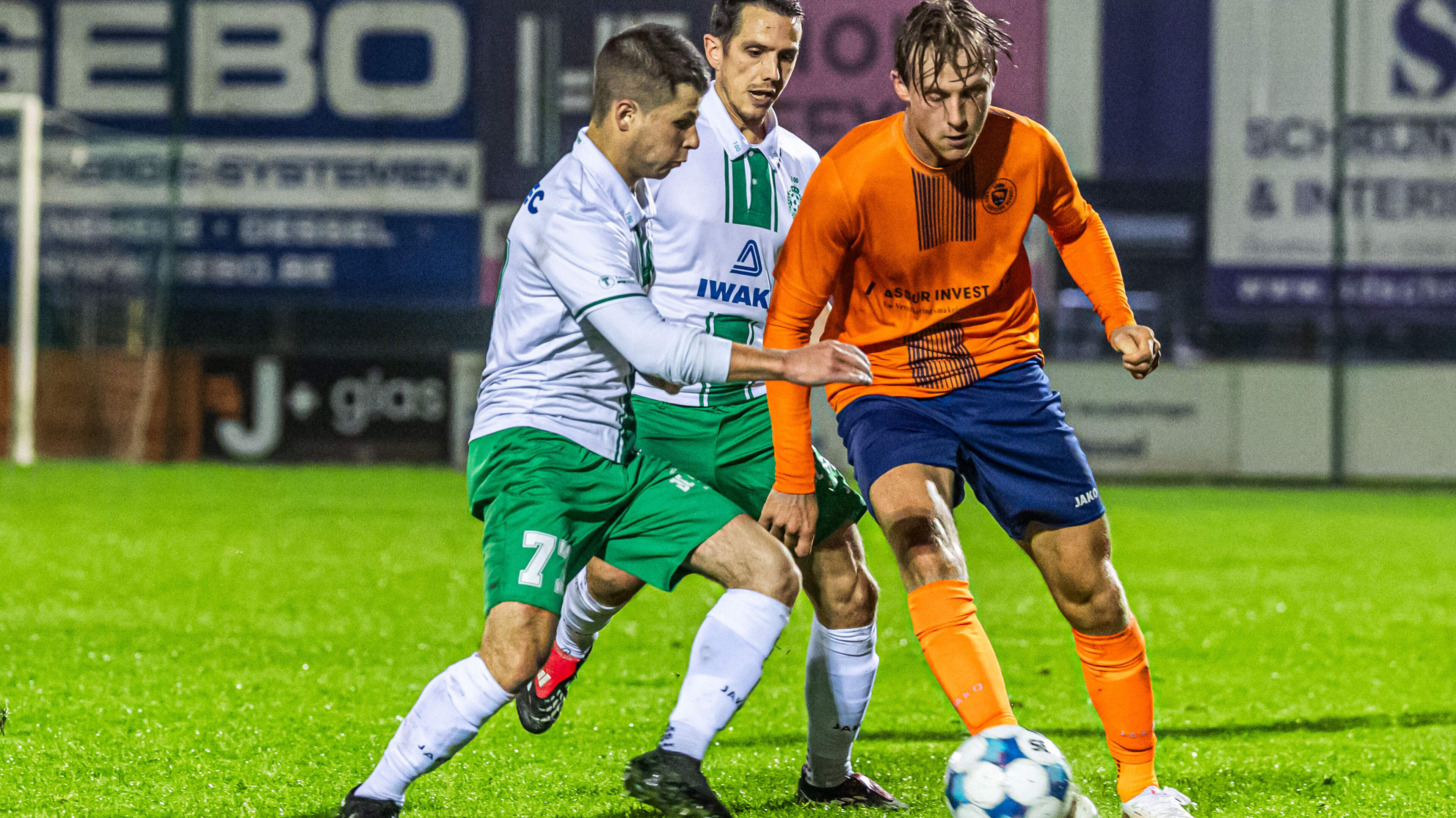 Foto bij: Negen goals, een late gelijkmaker van de doelman, maar uiteindelijk toch nog een winnaar: Dessel Sport B wint na heerlijk spektakelstuk met 5-4 van Lentezon Beerse