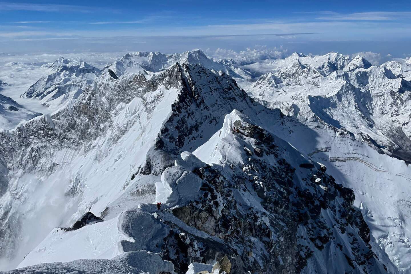 Nieuw record: Sherpa bereikt voor de 32ste keer de top van de Mount ...