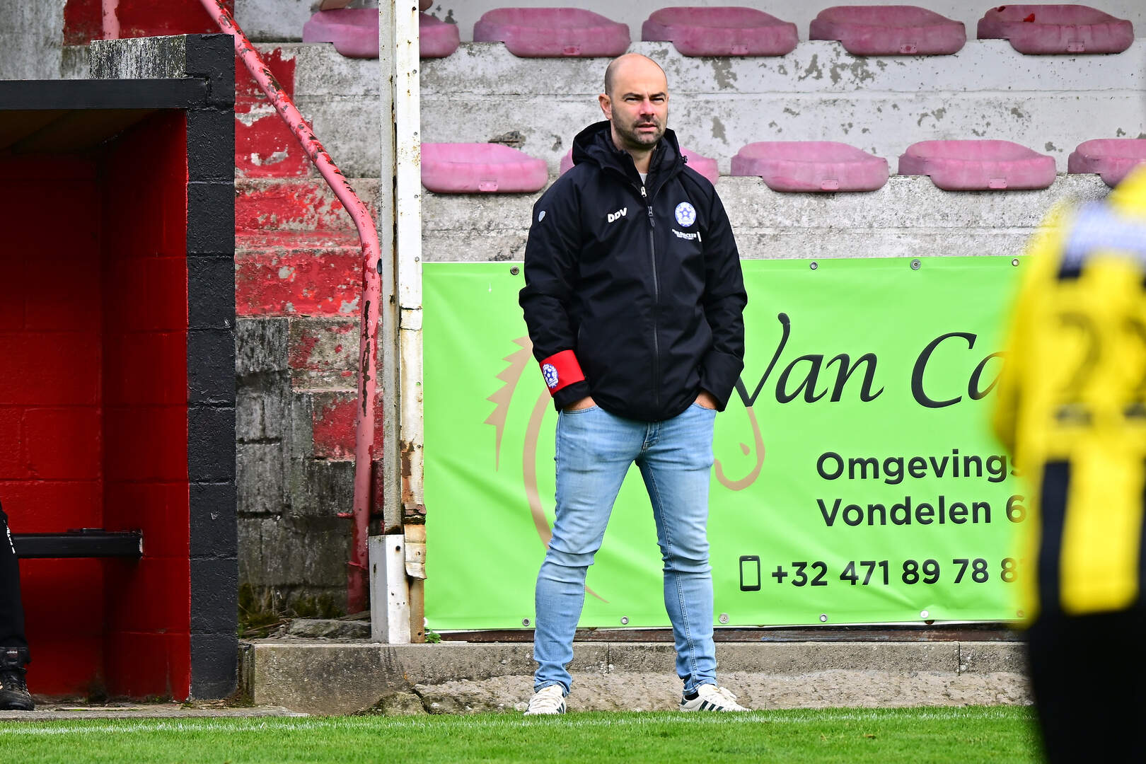 Coach Dimitri De Vlaminck vertrekt bij SK Denderhoutem: “Ik vroeg ...