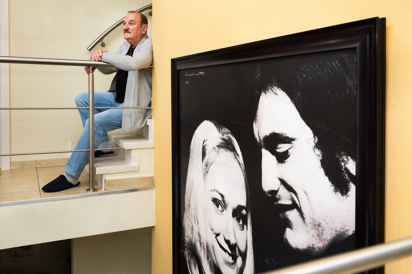 In het huis in Wemmel hangt ook een grote foto van Nicole en Hugo in hun jonge jaren.