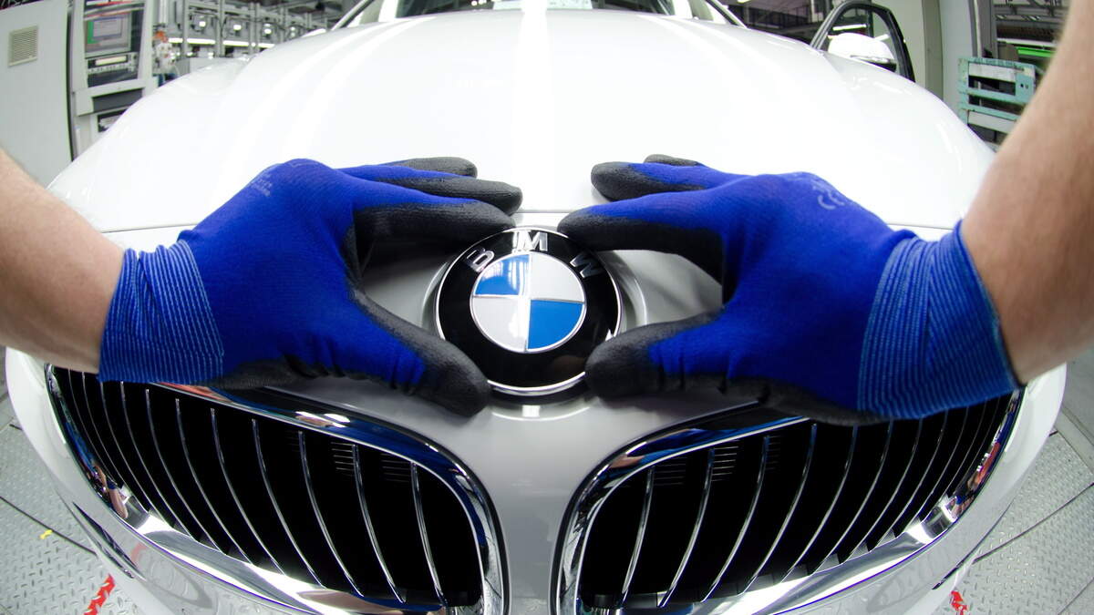 BMWは、火災の危険のために世界中の数十万台の車を思い出します
