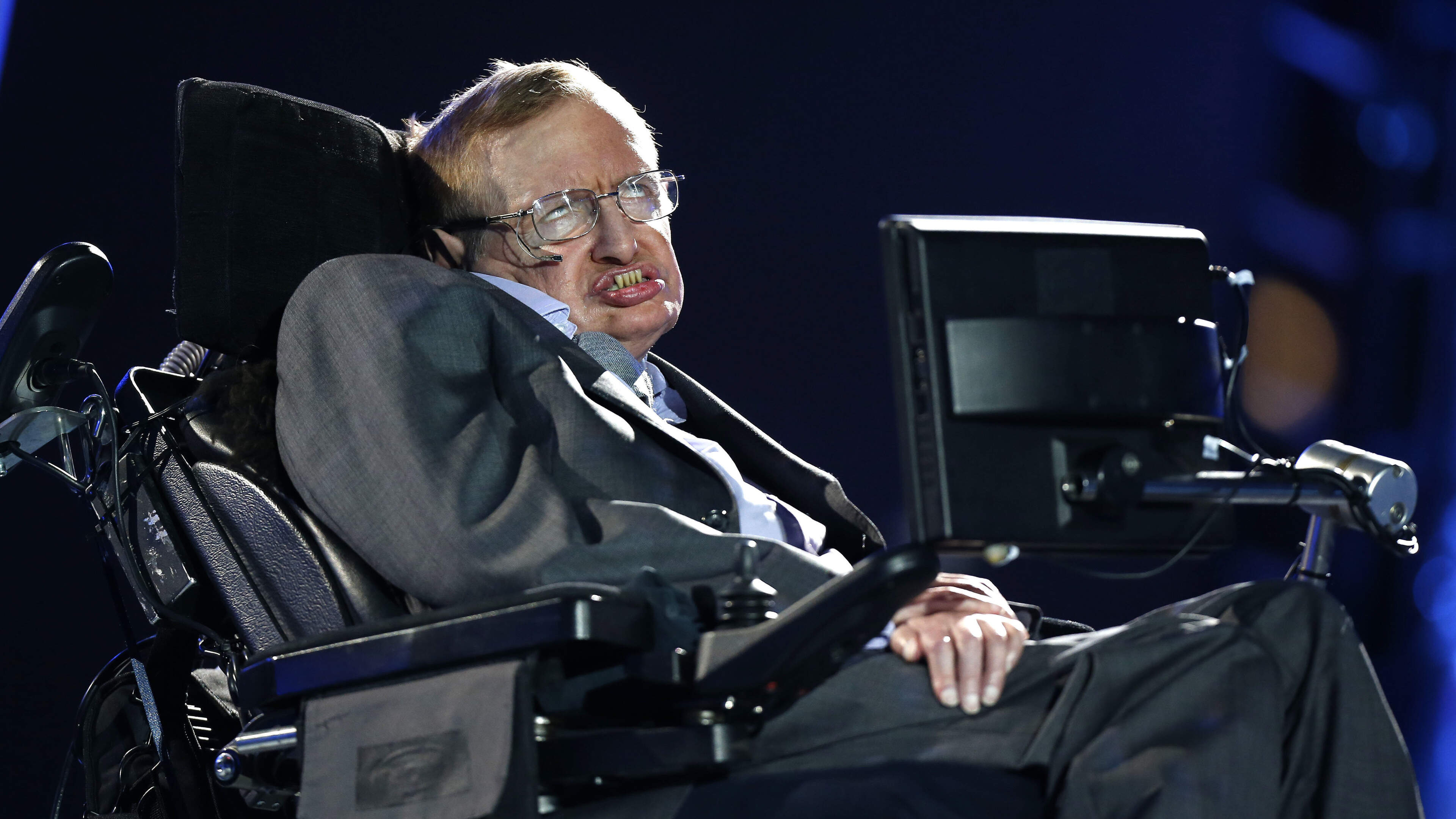 Vader van briljante natuurkundige Stephen Hawking vond zijn zoon “een beetje lui” tijdens zijn studentenjaren