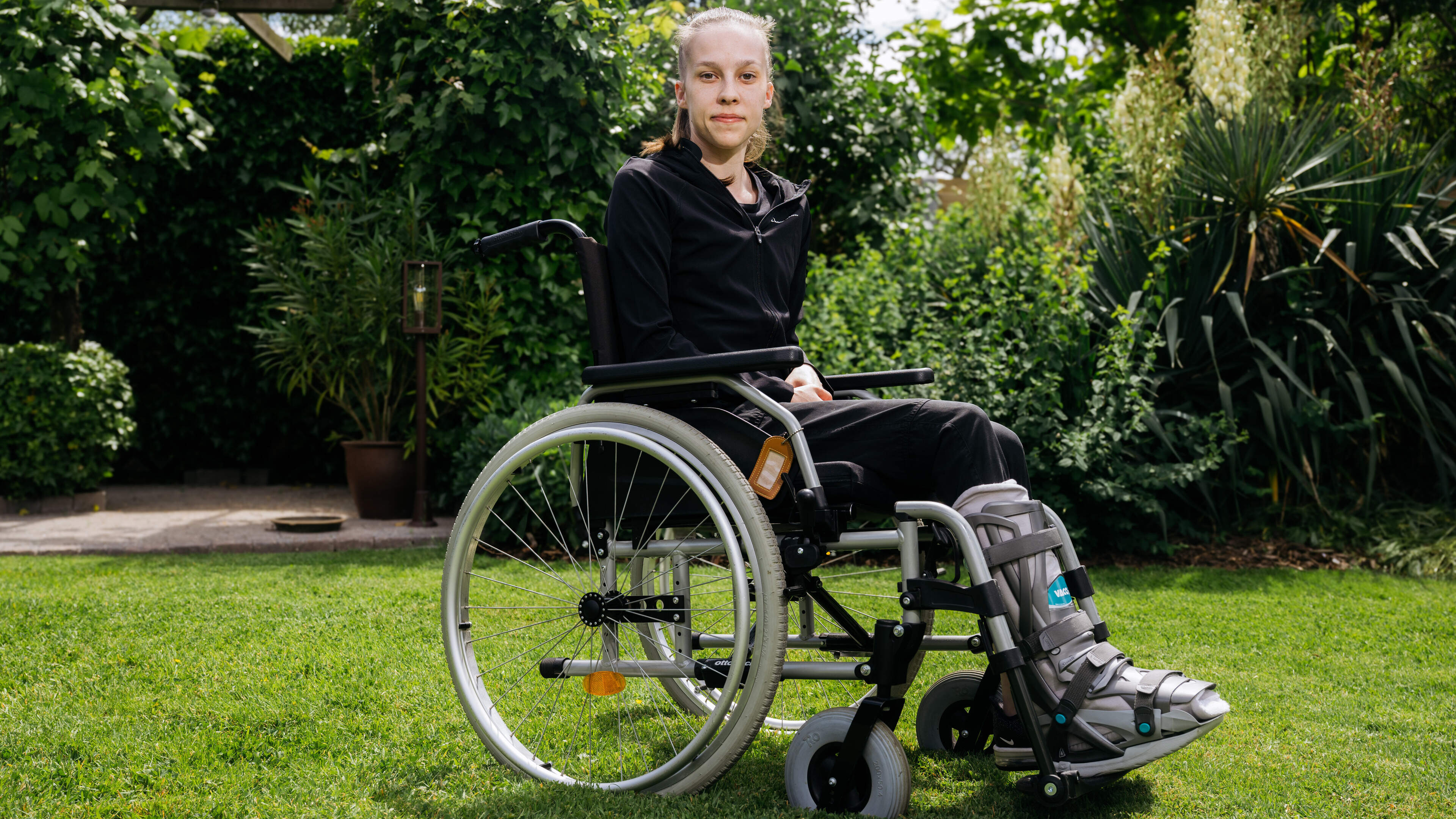 Na medische nachtmerrie van acht jaar staat ex-topgymnaste Laura Aerts voor operatie van de laatste kans: “Ik sta met mijn rug tegen de muur”
