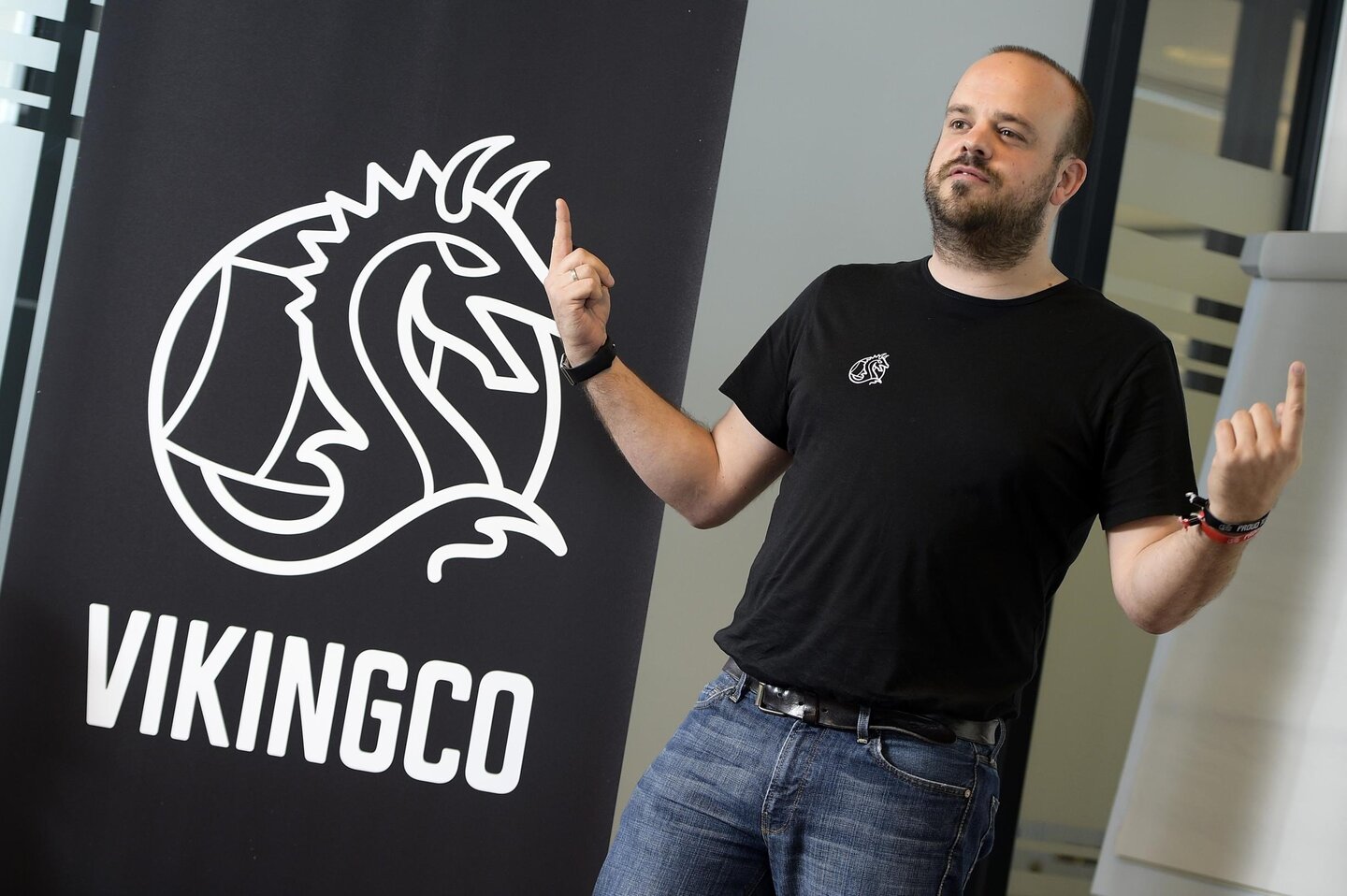Mobile Vikings staat te koop | Nieuwsblad