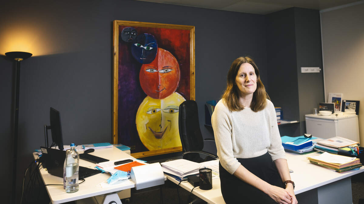 Topvrouw gevangeniswezen legt samen met haar gevangenisdirecteurs werk ...