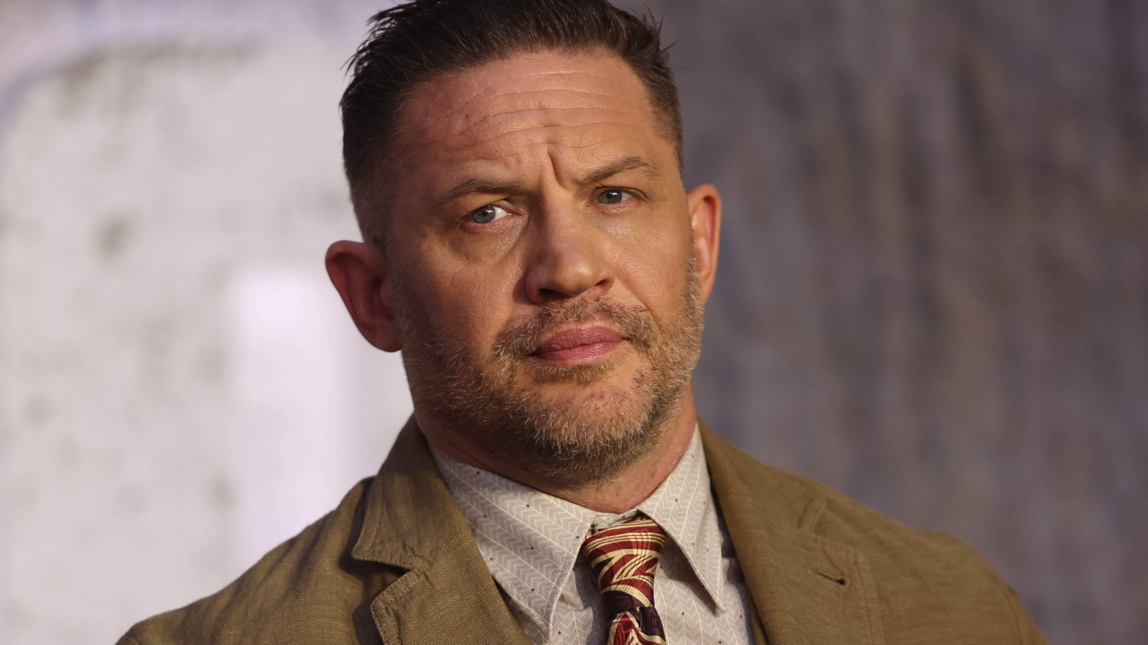 “Geen Tom Hardy in derde seizoen ‘Mobland’ na problemen met producent”