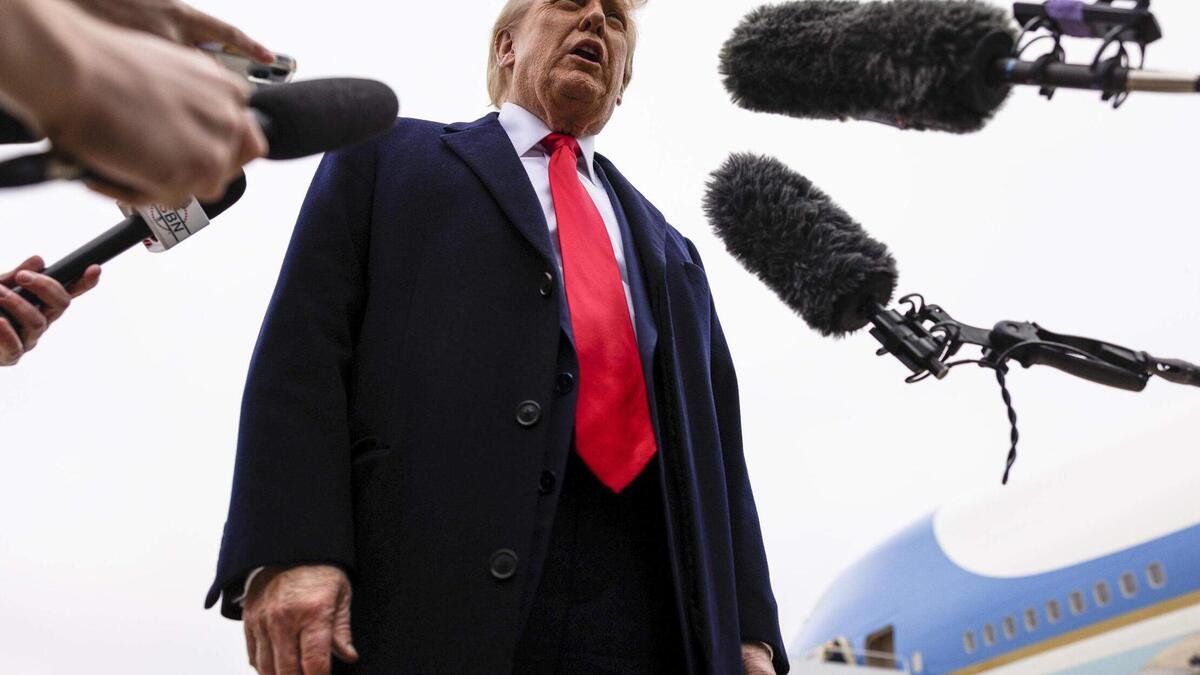 トランプは、彼が第三大統領の任期について「冗談を言っていなかった」ことを保証します