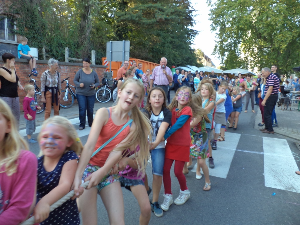 Foto: Sint-Agatha-Rode viert kermis rond kerkplein