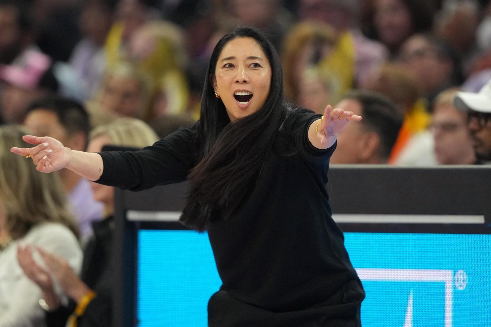 Volgens coach Natalie Nakase handelde het WNBA-team “respectvol”.