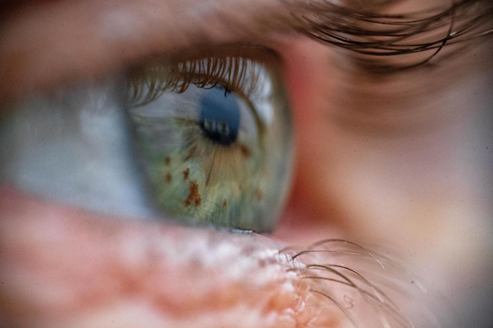 Wetenschappers claimen dat ze nieuwe kleur ontdekt hebben die niemand ooit eerder zag, maar ze kunnen hem niet tonen aan de buitenwereld | GVA