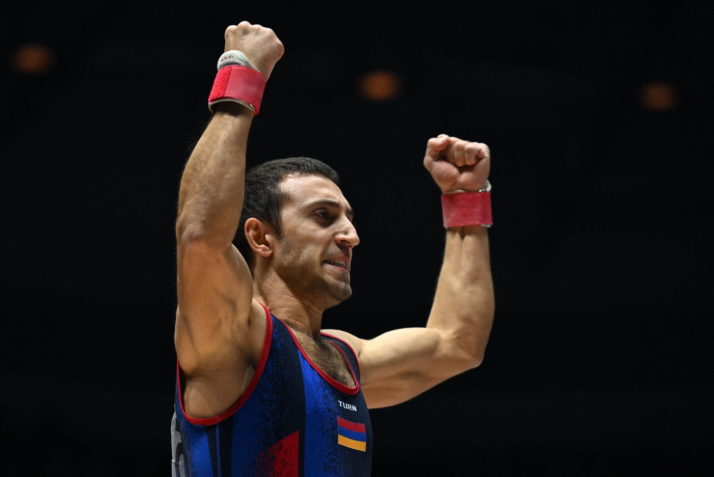 Armeniër Davtyan pakt wereldtitel op de sprong op WK turnen | HBVL