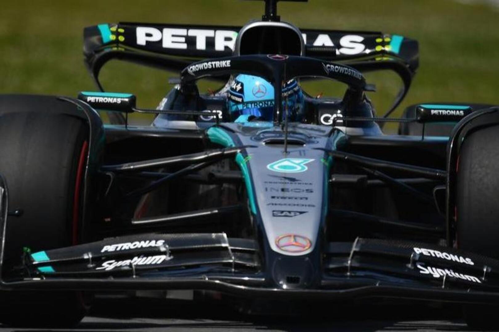 George Russell plaatst Mercedes bovenaan tijdens tweede oefensessie GP ...