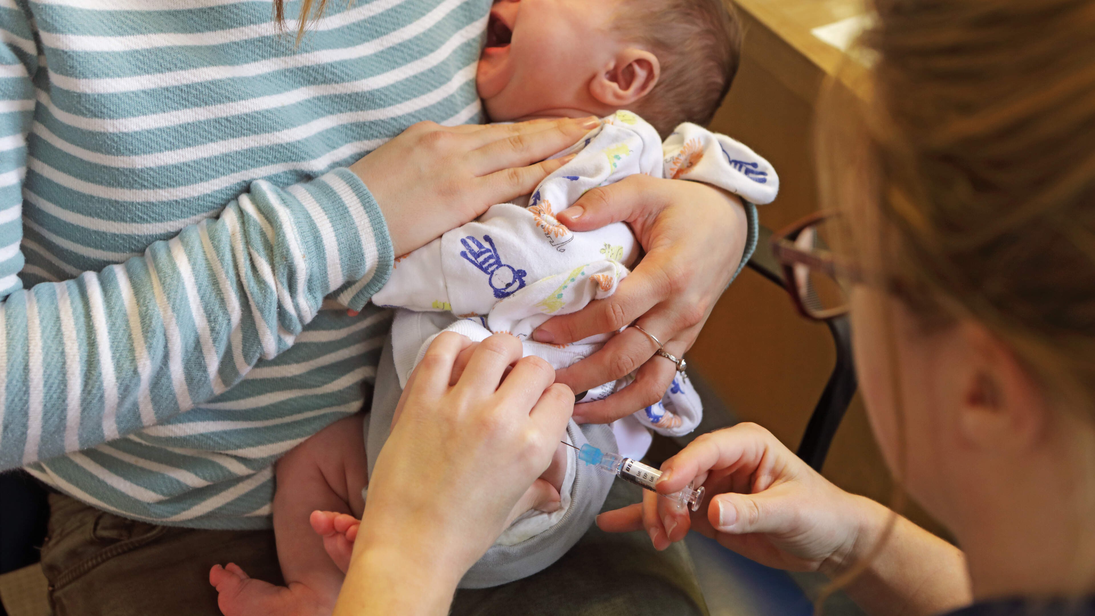 Baby’s kunnen met een vaccin minder: “Schema was complex geworden”