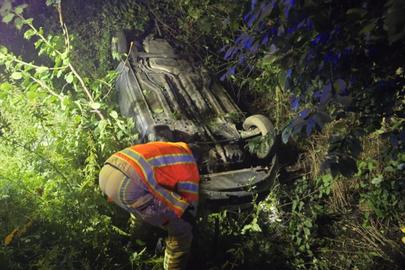 De bestuurder maakte plots een manoeuvre en kwam naast de E40 in Oordegem terecht.