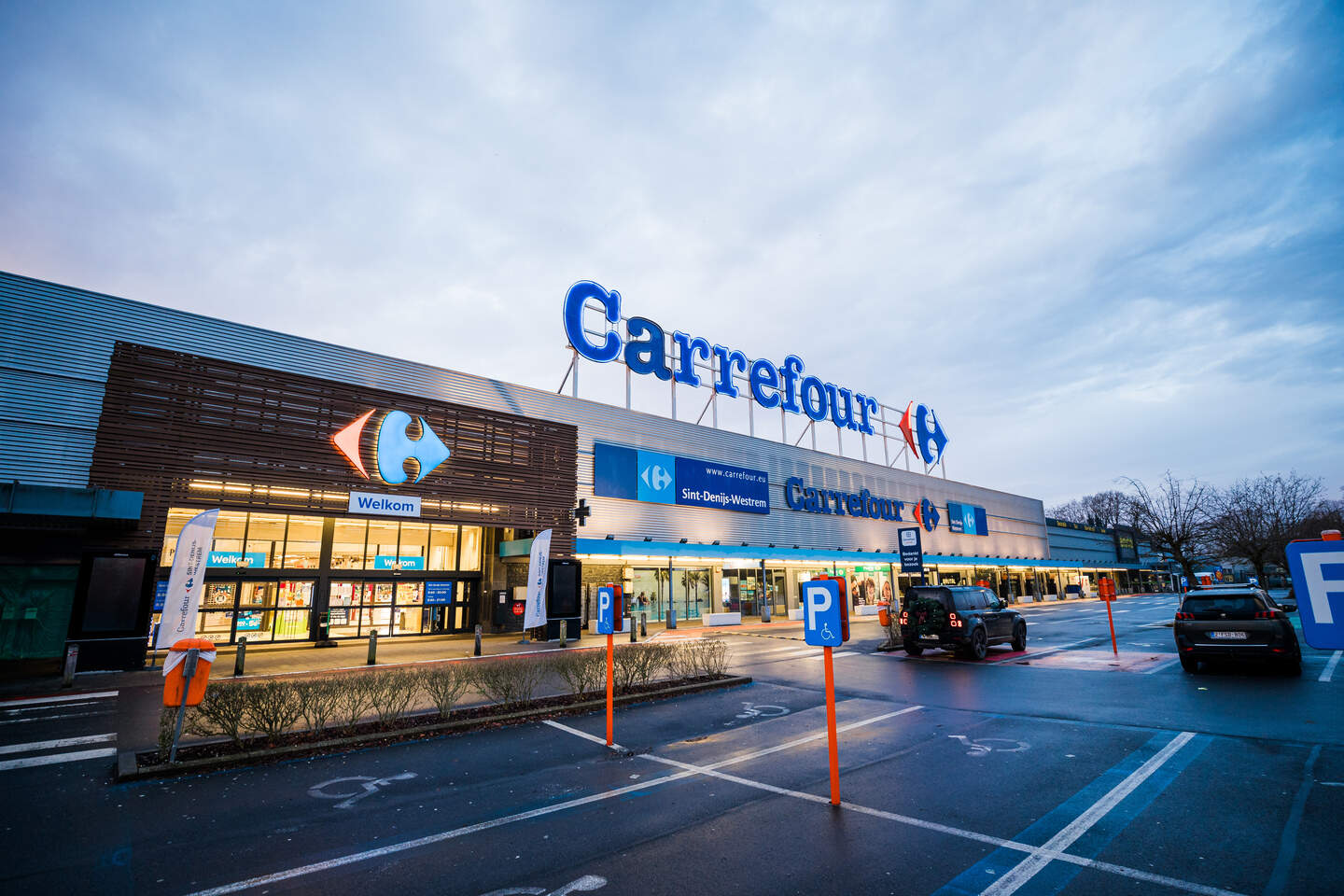 Carrefour zet deur op kier voor verkoop van Belgische winkels | Nieuwsblad