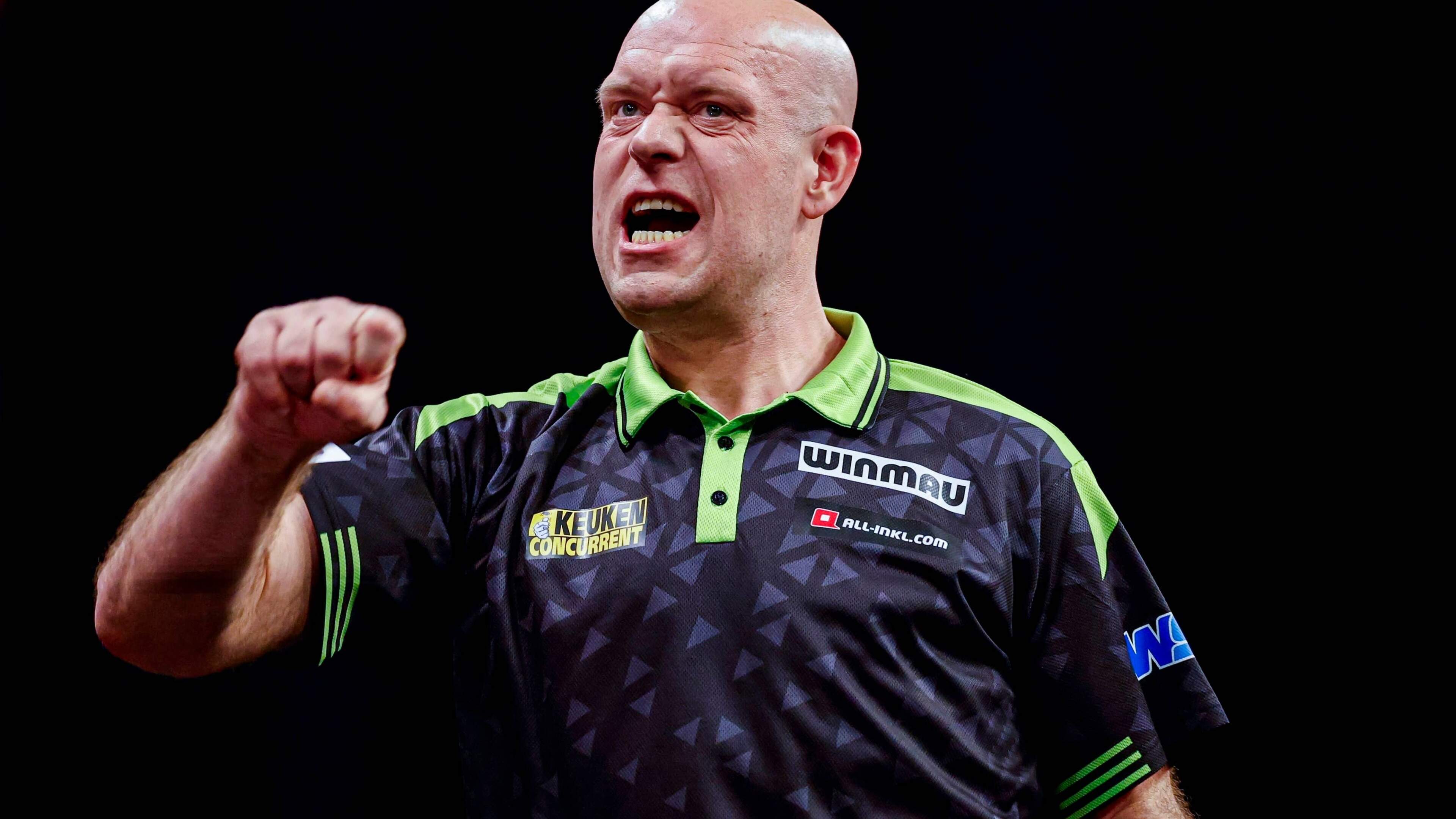 Michael van Gerwen ergert zich aan ‘Elvis Presley’ en stuurt hem de zaal uit
