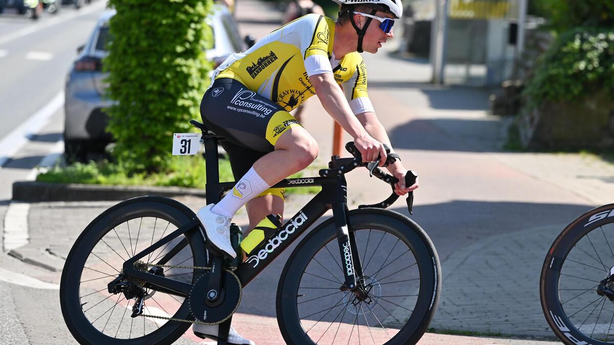 Straffe solo van 70 kilometer bezorgt Sander Rietjens vierde ...