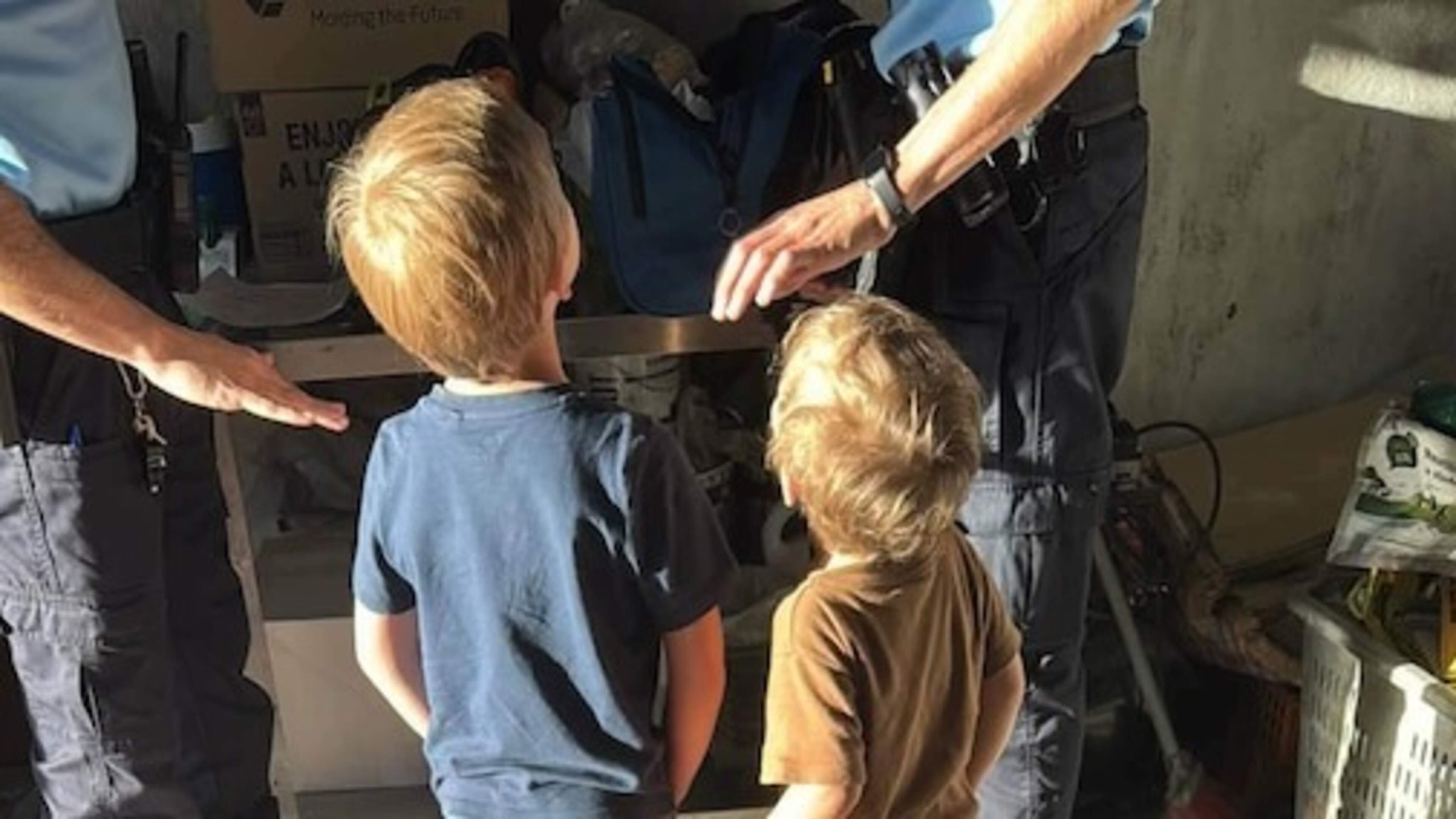 Stiefvader die kinderen (3 en 5) geblinddoekt in Portugees bos achterliet had problematisch verleden: ’Veroordeeld wegens geweld tegen ex-partner’