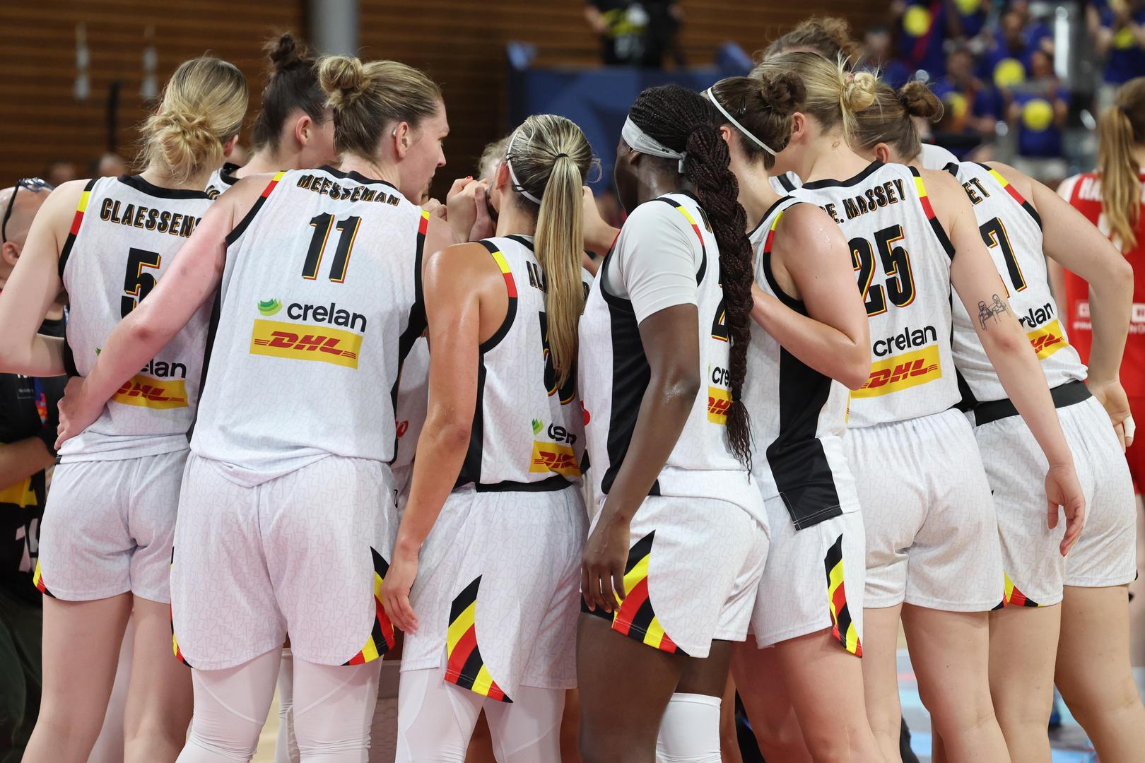 Belgian Cats' players celebrate after winning the third game and the last in the group stage (group C) between Belgian national women team 'the Belgian Cats' and Czech Republic national team, in Brno, Czech Republlic, on Sunday 22 June 2025, at the FIBA Women's EuroBasket 2025. BELGA PHOTO VIRGINIE LEFOUR