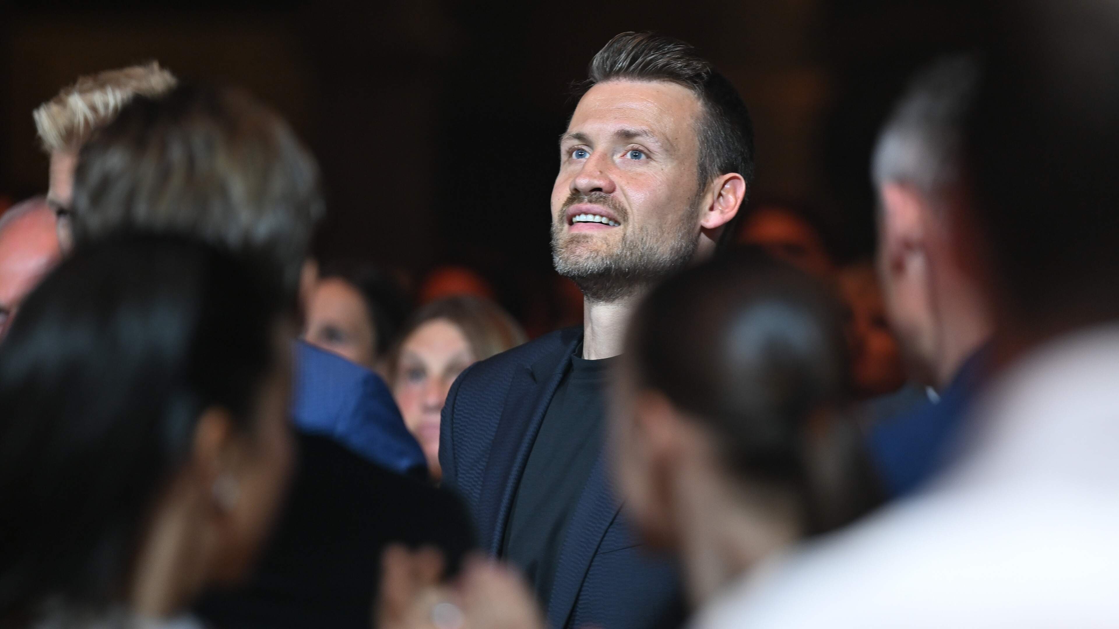VIDEO. Ook op de Pro League Awards krijgt afscheidnemende Simon Mignolet een eerbetoon, koor zingt ‘You’ll Never Walk Alone’