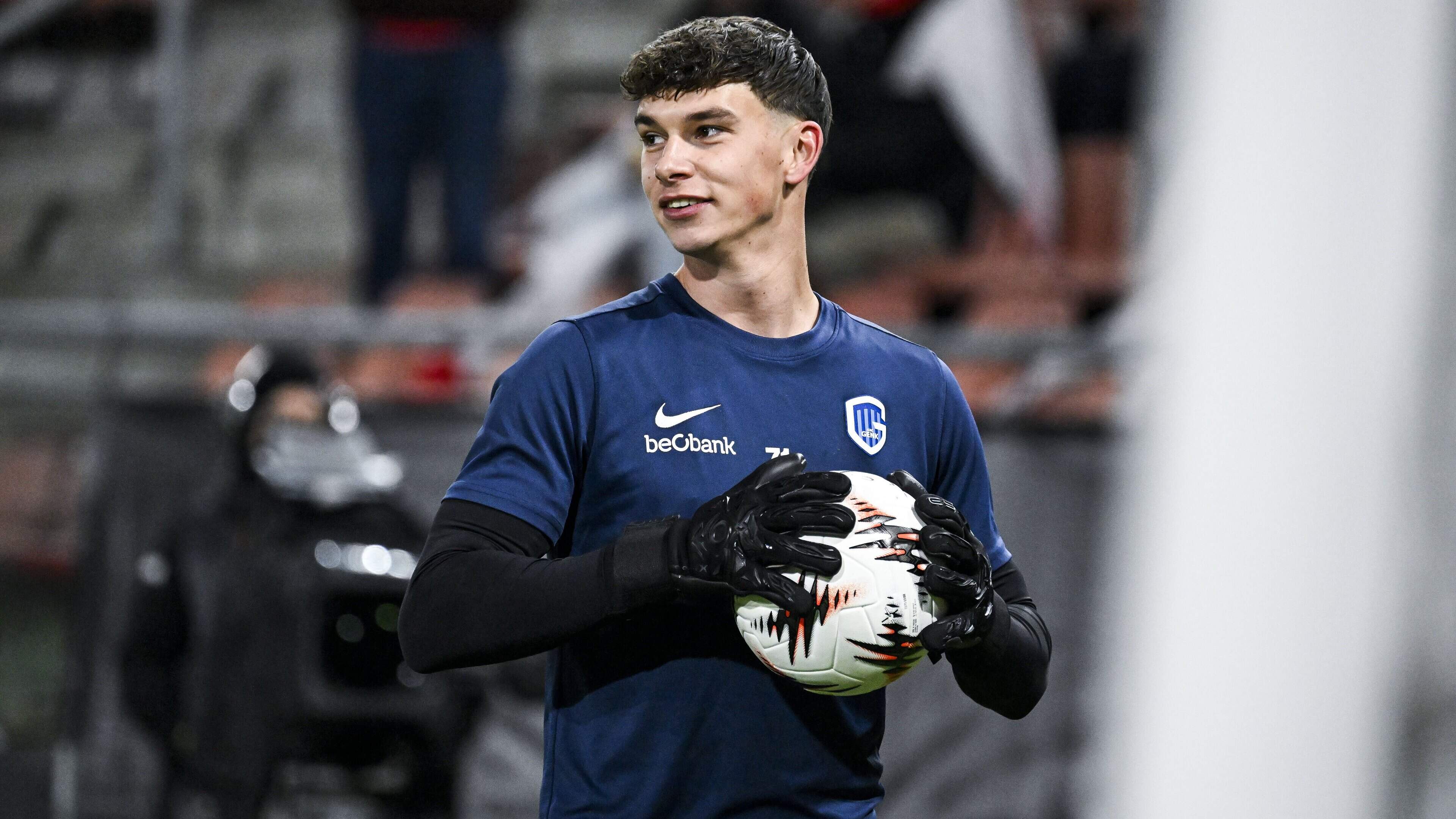 Beerschot trekt aan de mouw van Jong Genk-goalie Brent Steve