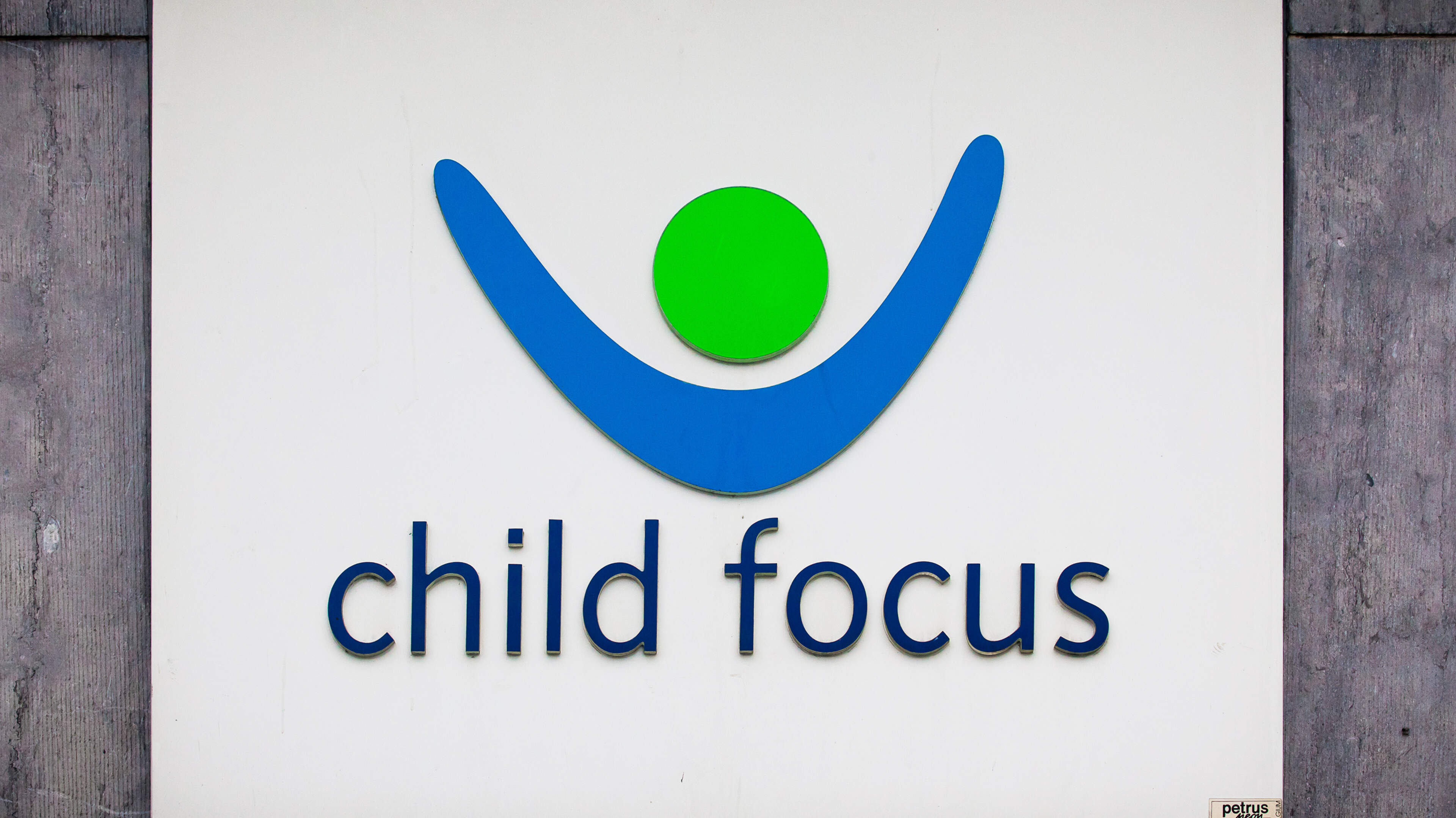 Child Focus slaat alarm nu steeds meer jongeren herhaaldelijk weglopen van huis: “Weglopen is voor veel jongeren een nooduitgang”