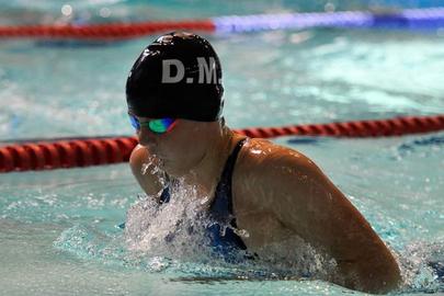 Roos Vanotterdijk plaatst zich met nieuw Belgisch record én snelste tijd  voor finale 100 meter vlinderslag op WK zwemmen | Nieuwsblad