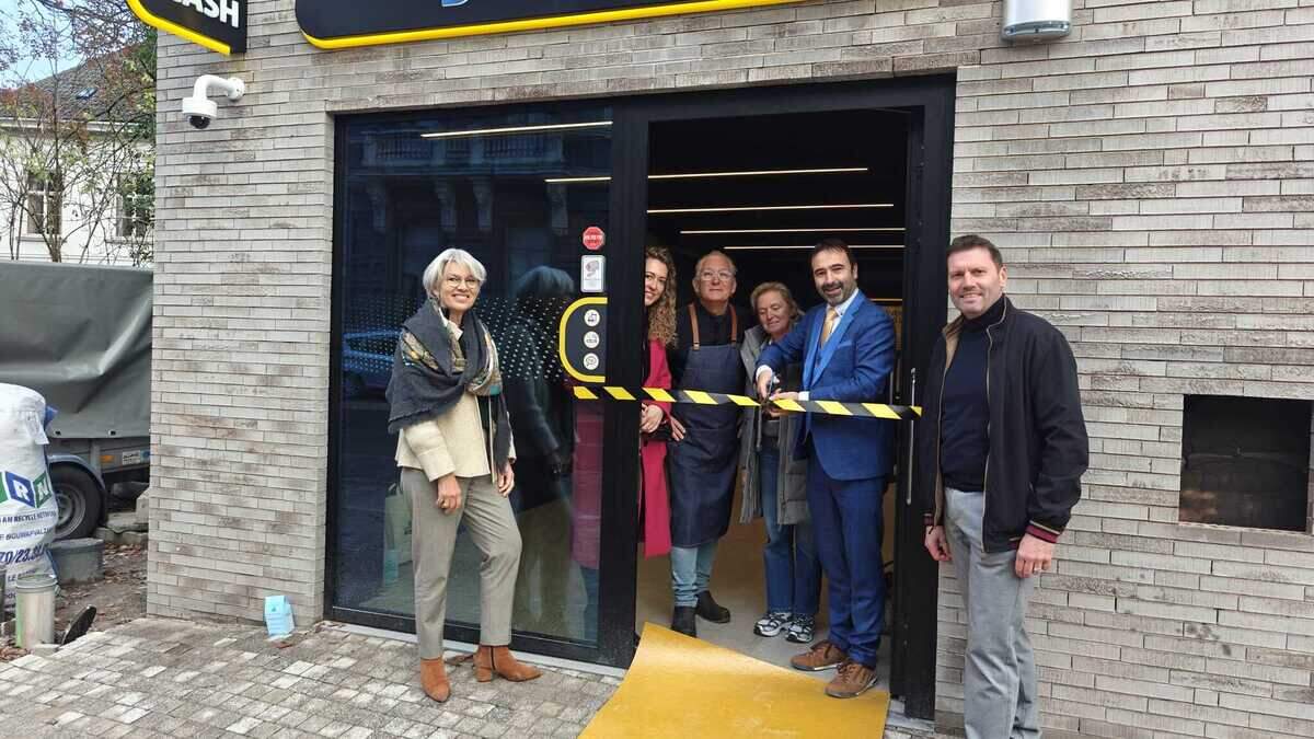 Gemeente opent eerste neutrale bankautomaat: “Zo’n cashpunt verzekert ...