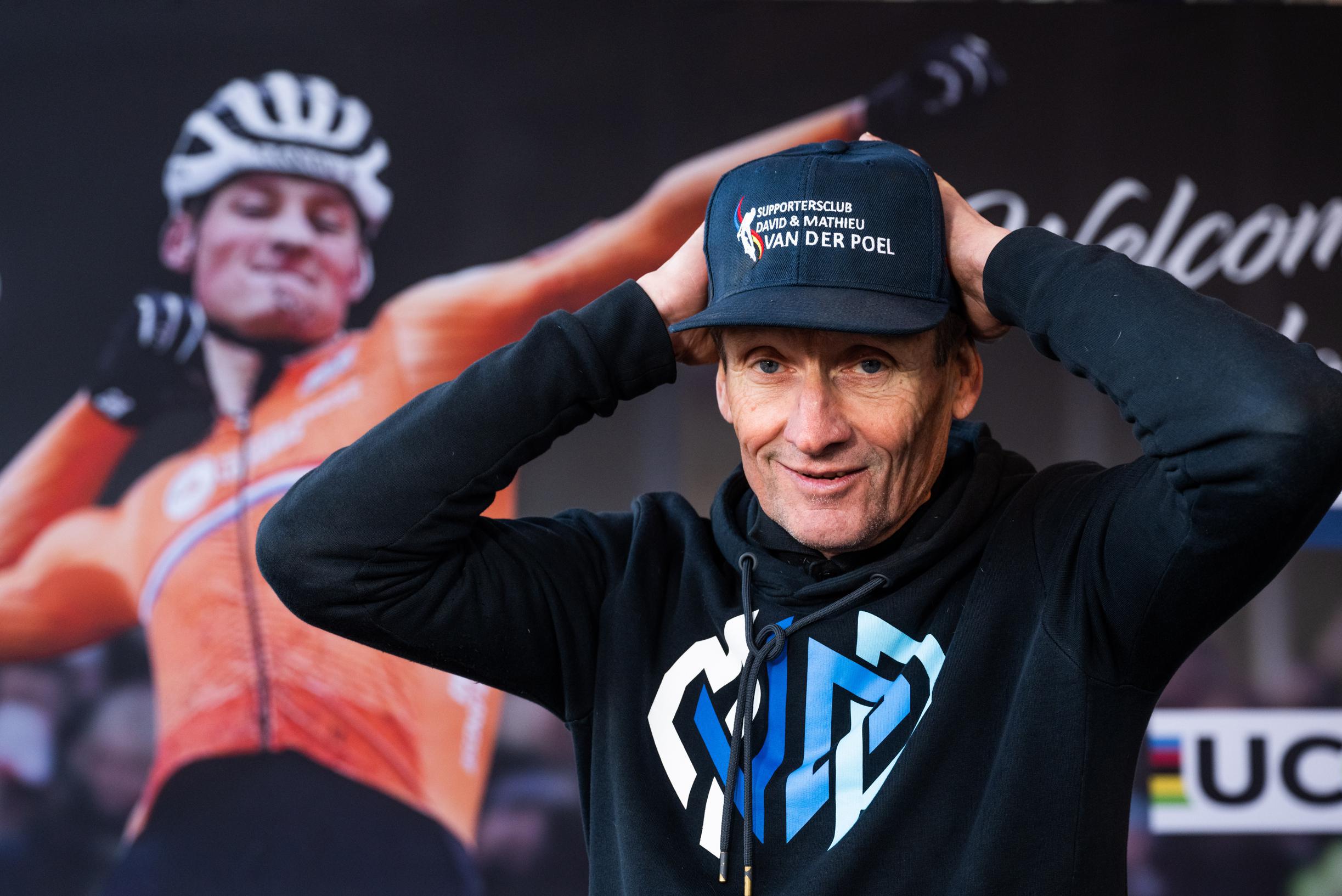 Adrie van der Poel komt nog eens terug op heisa rond WK-parcours: “We werden helemaal afgemaakt, dat doet pijn” | Nieuwsblad