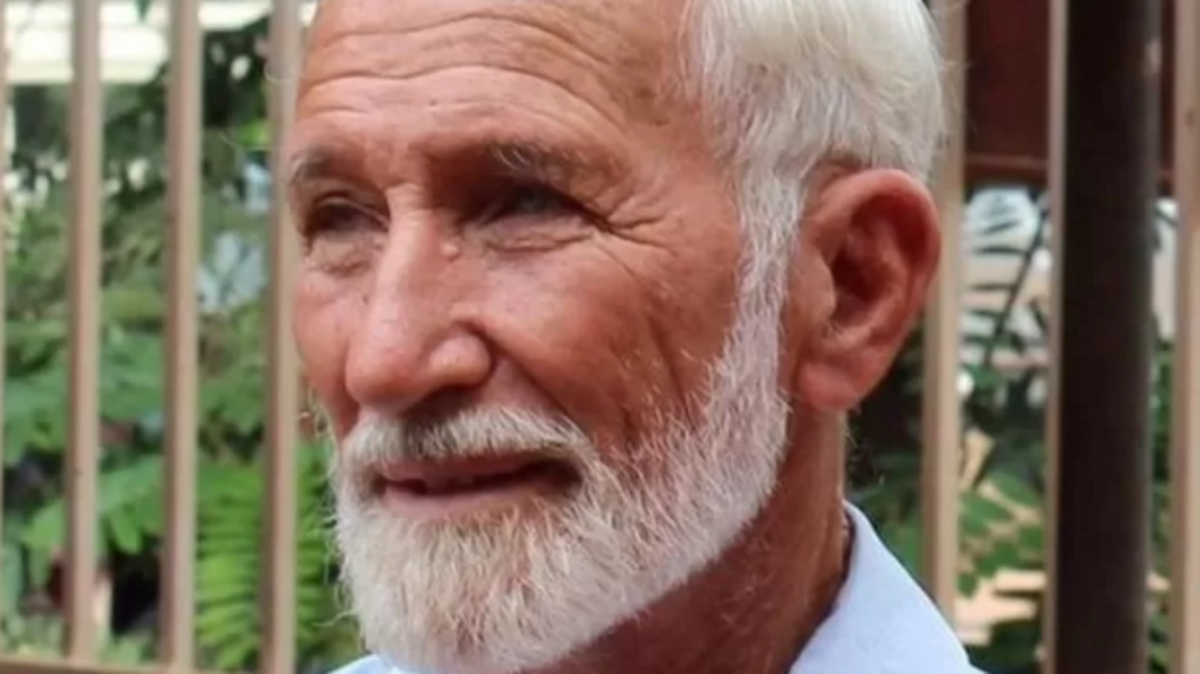 Al-Qaeda laat 88-jarige gijzelaar vrij na 7 jaar gevangenschap | Nieuwsblad